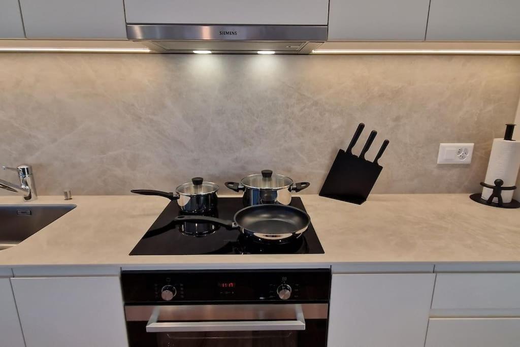 Visionary Hospitality Rothenburg, Lucerne - Premium Apartments With Free Parking, Washer, Kitchen, Terrace, 15' City المظهر الخارجي الصورة
