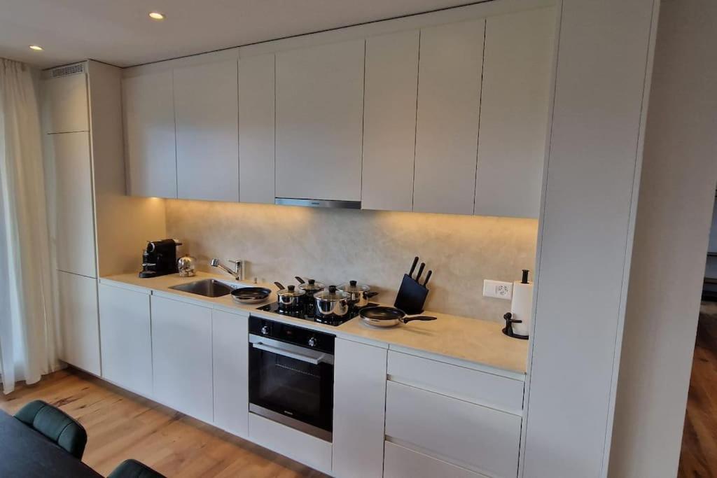 Visionary Hospitality Rothenburg, Lucerne - Premium Apartments With Free Parking, Washer, Kitchen, Terrace, 15' City المظهر الخارجي الصورة